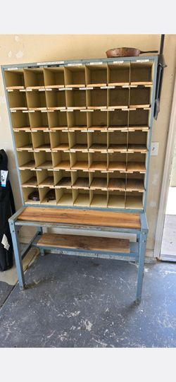 Mail Sorting Table