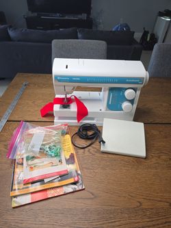 Husqvarna Viking Scandinavia 100 Sewing Machine