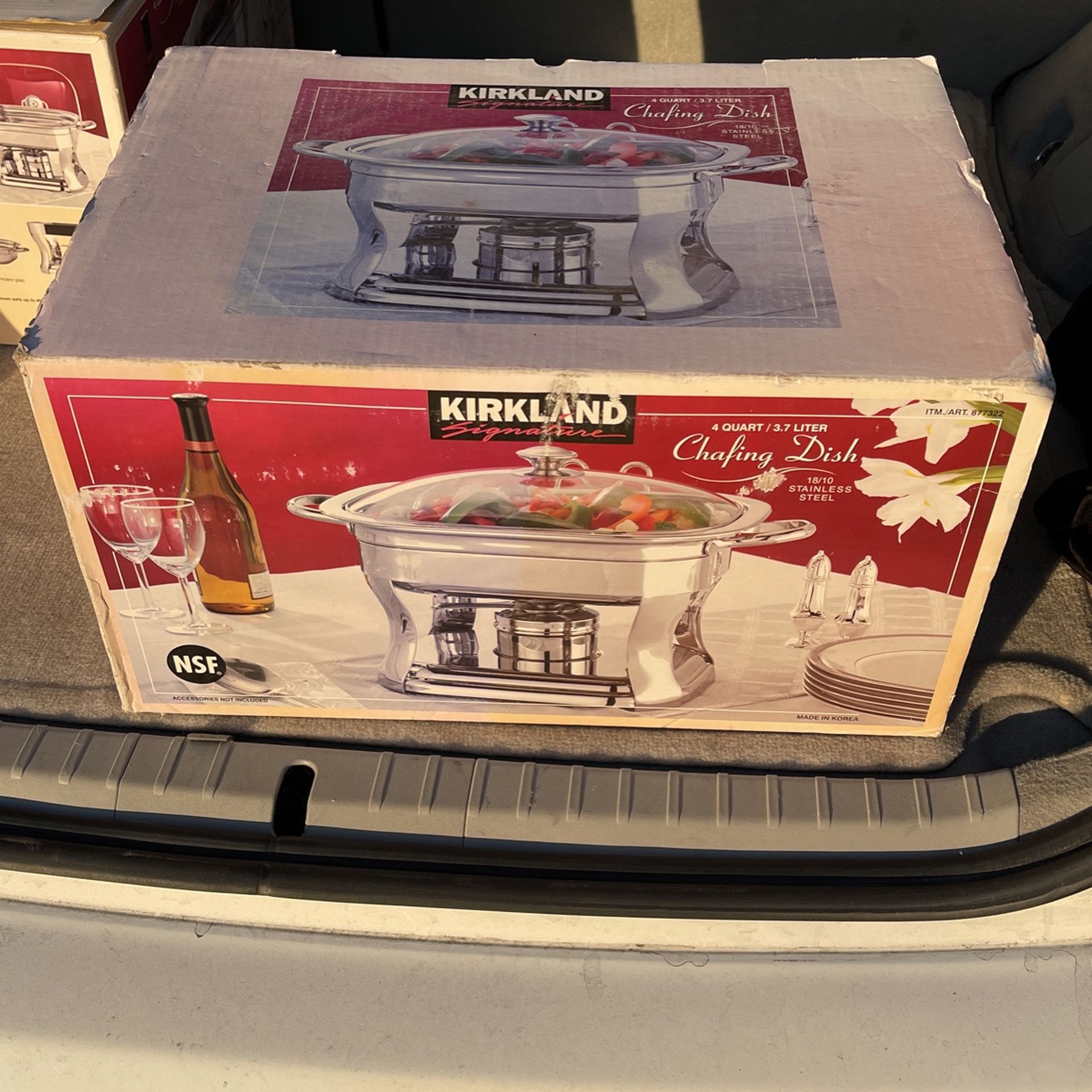 Kirkland Signature Stainless Steel Chafing Dish 4 QT. / 3.7 L