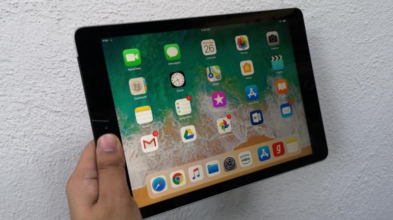 iPad 9.7-inches (2018) 6th gen 32 GB - Wi-Fi + 4G - Space Gray