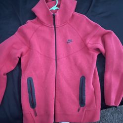 Nike Tech red 