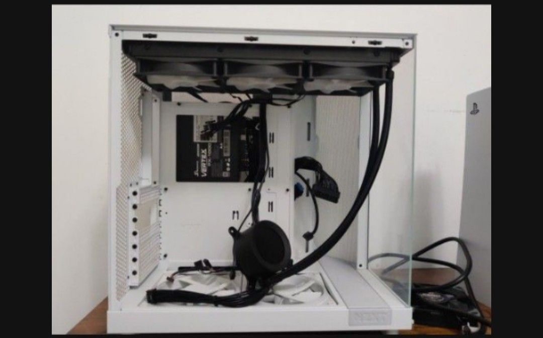 **Nzxt Bundle** Nzxt H5 Flow Case, 850w Tier A PSU, And A NZXT Kraken Elite 360 RGB liquid cooler with the LCD screen