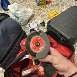 Milwaukee Mini Saw And Multi Tools With Battery 