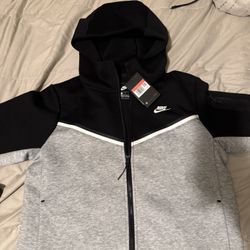 Nike Tech