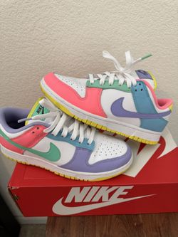 Nike Dunk Low SE Easter Woman’s Sz 8