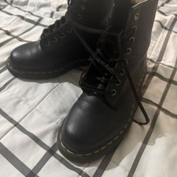 Dr. Martens 