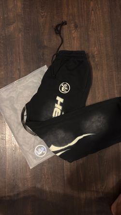 Hellstar sweats size s