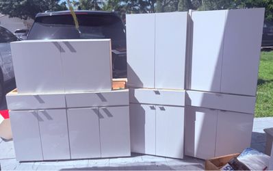 Kitchen cabinets