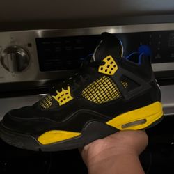 Jordan 4 Yellow Thunder 