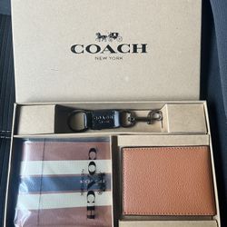 New - Coach Wallet Set