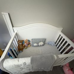 White DaVinci Crib 