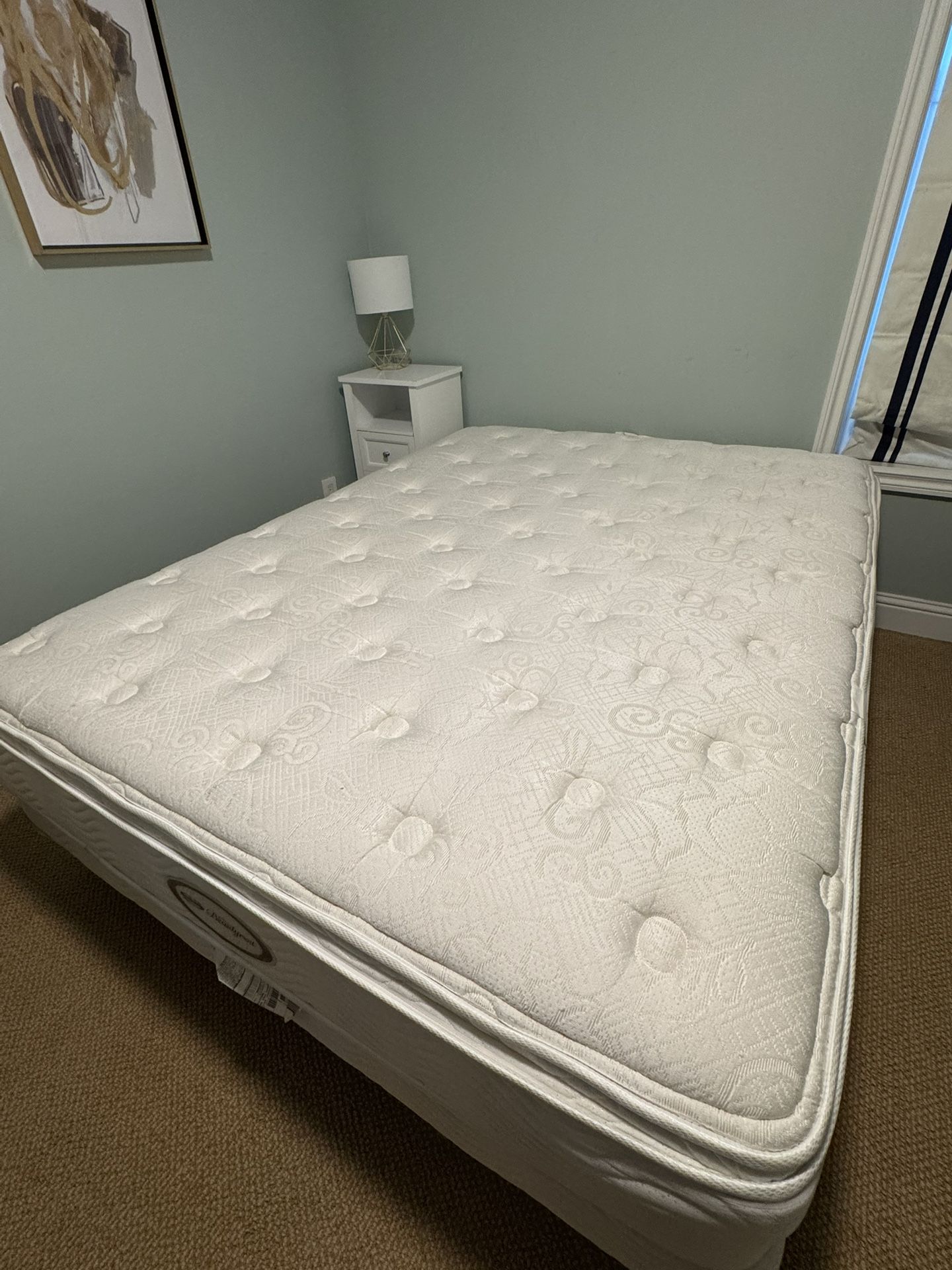 Queen Mattress - Simmons Beautyrest