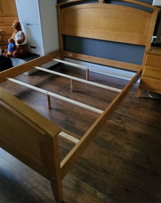 Ethan Allen Queen Bed Frame