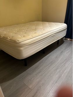Soft queen bamboo mattress and adjustable pedestal
