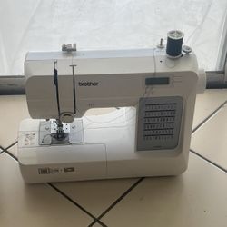 Brand new sewing machine Brother with sewing materials included 