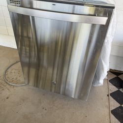 GE Stainless Steel Dishwasher. 