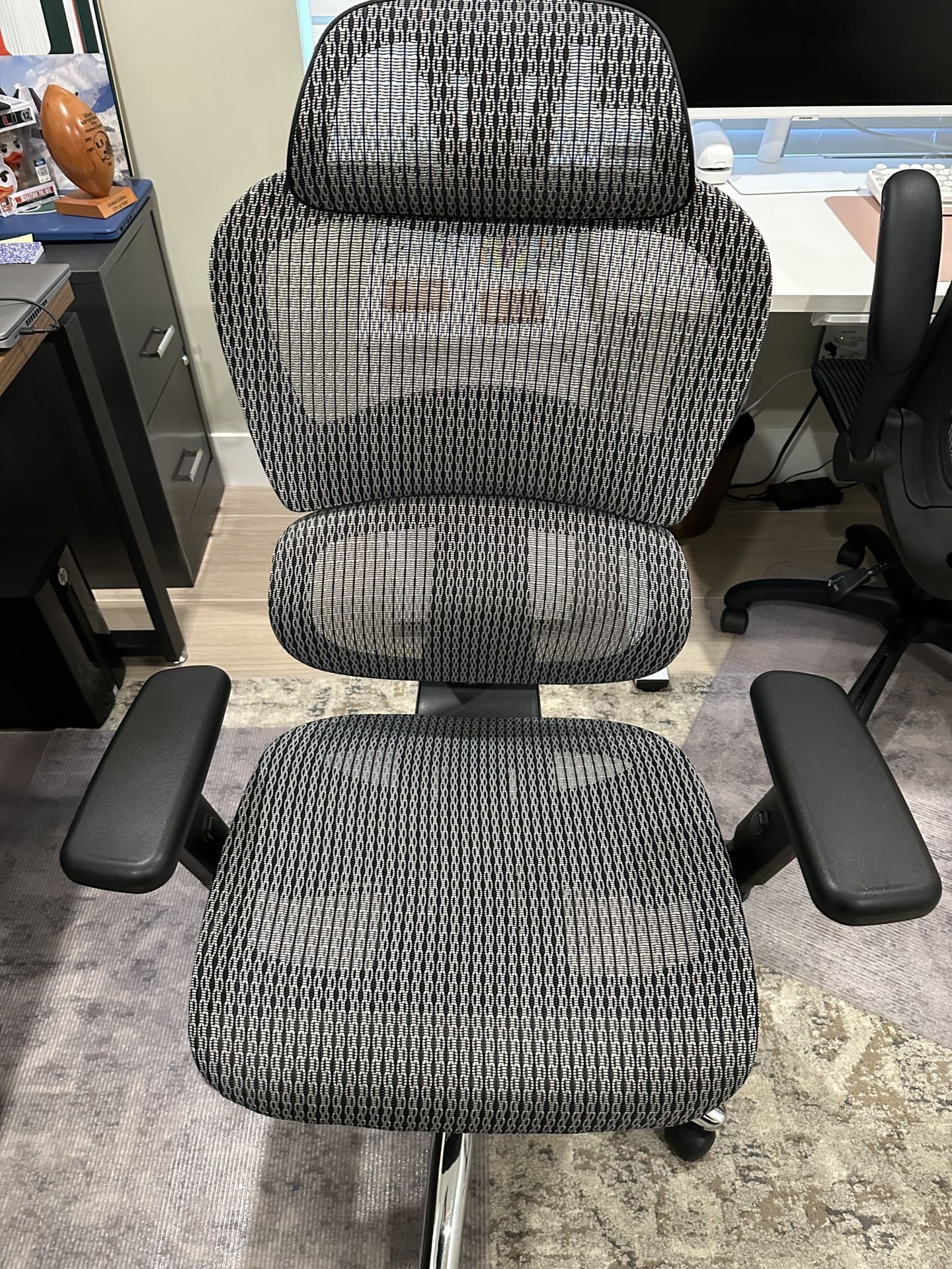 Mesh office Chair