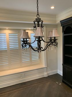 Chandelier light fixture