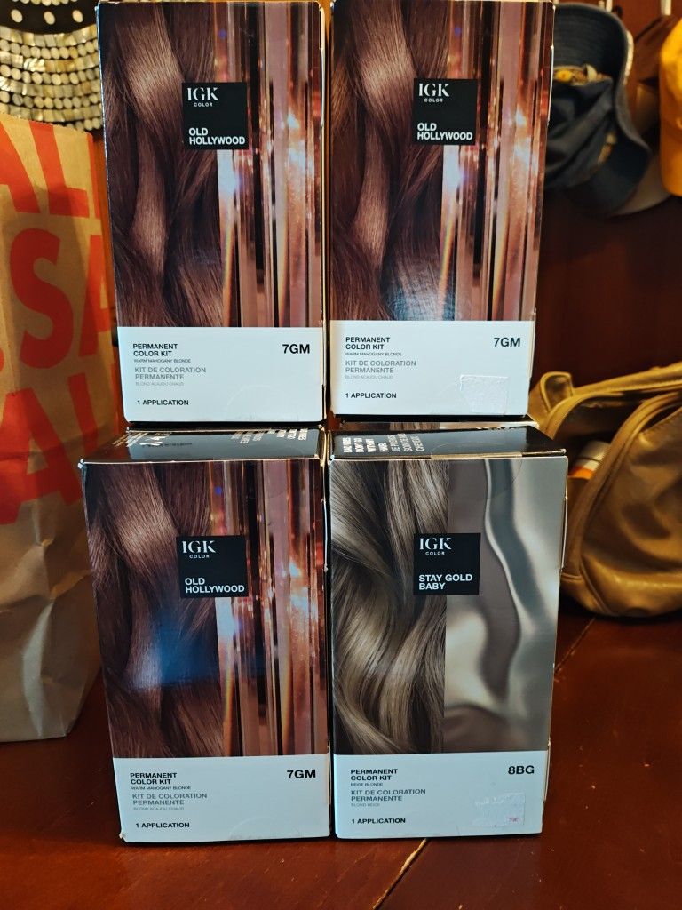 Permanent Hair Color Kit. ( IGK ) Color .