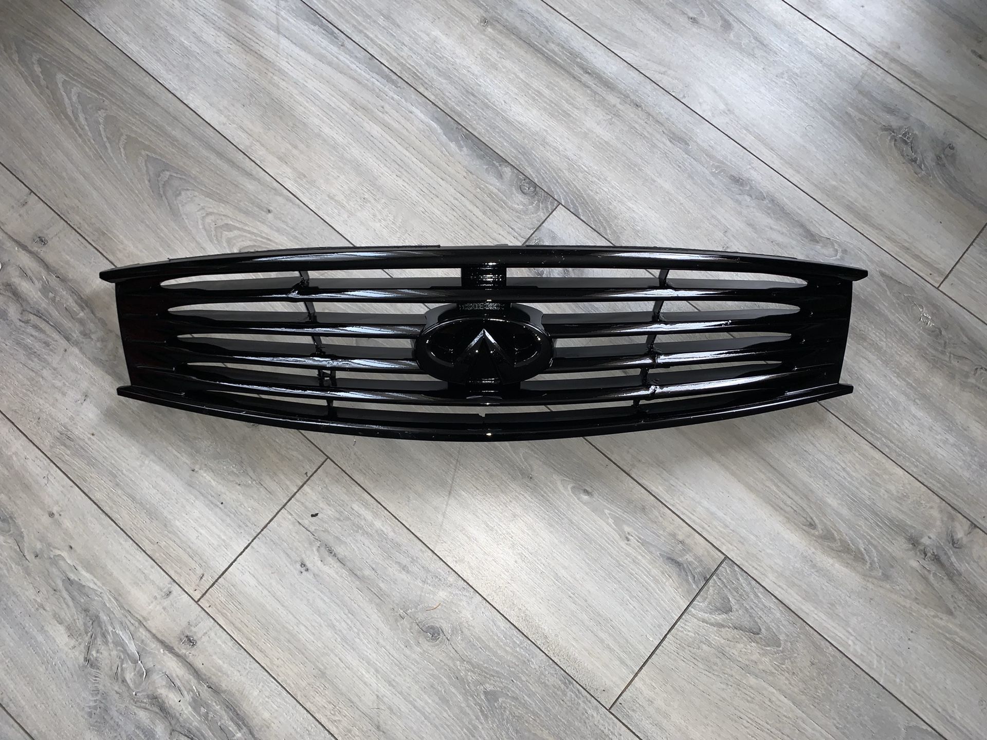 Oem Infiniti G37 q60 coupe grille