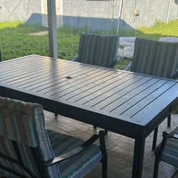 Patio Table 6 Chairs