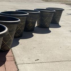 Very  Nice Pots  6 For  All 140