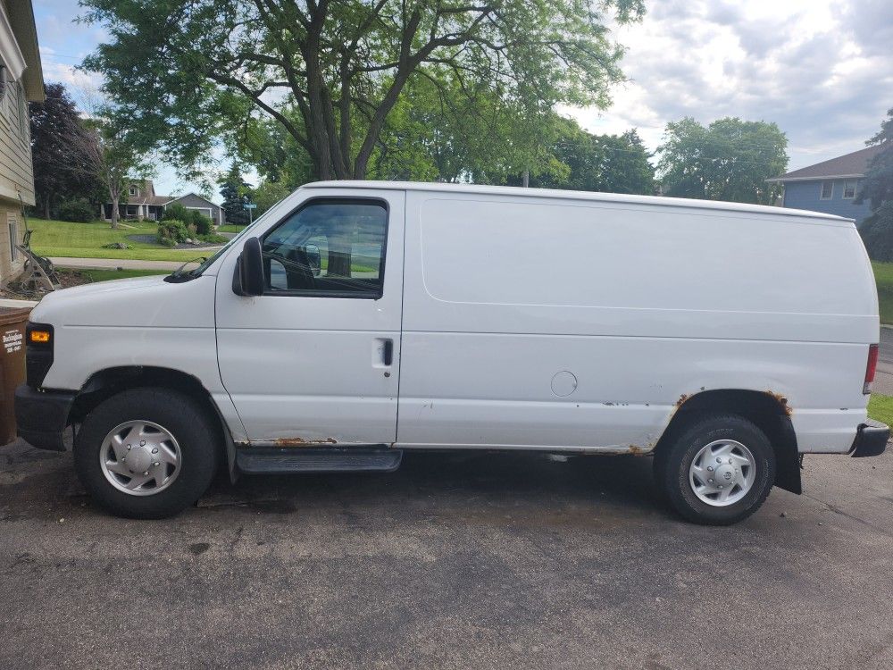 2013 Ford E-250