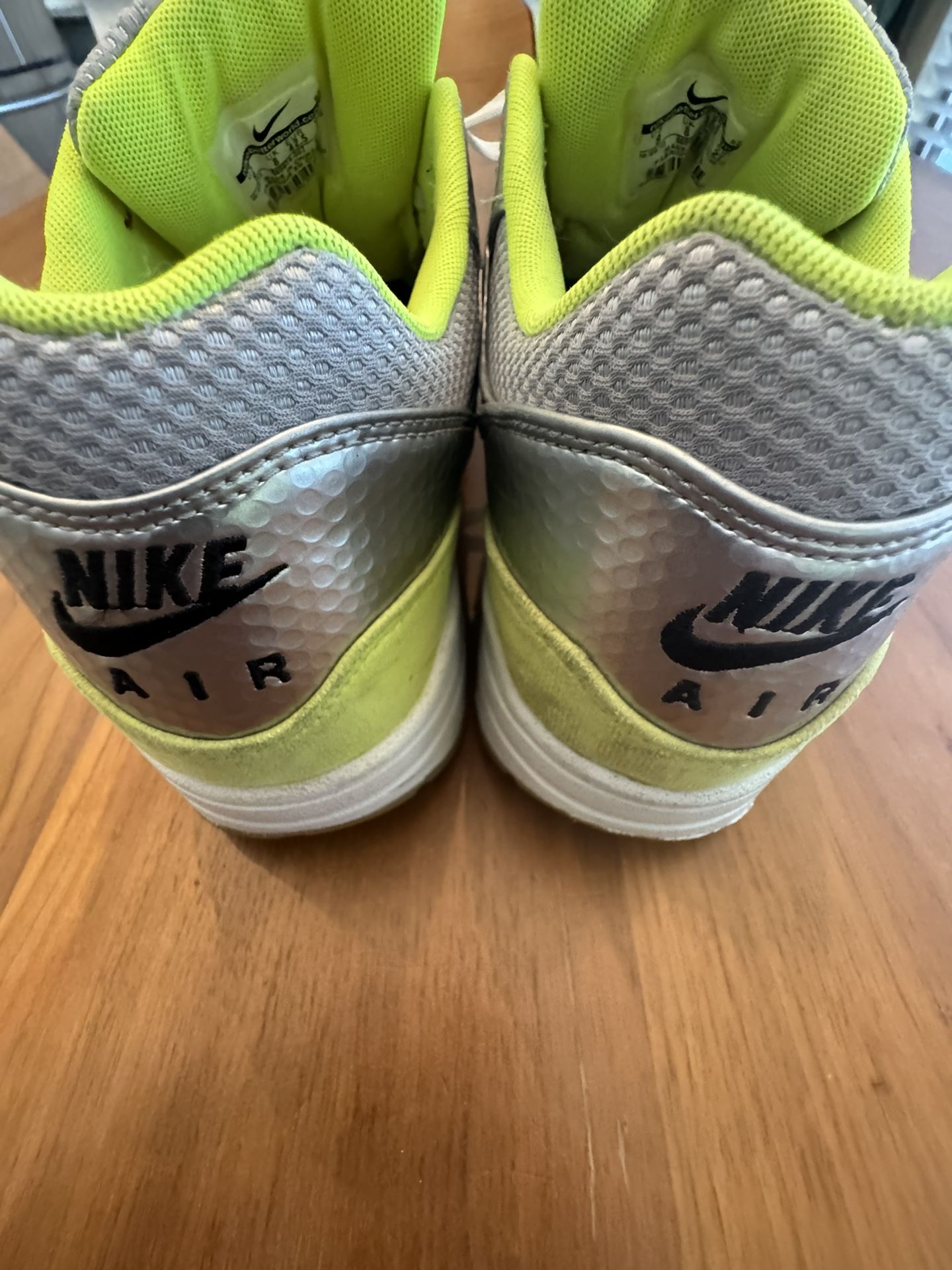Nike Air max One volt silver men display picture 2