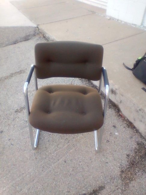 Flawless Solid Office Chair