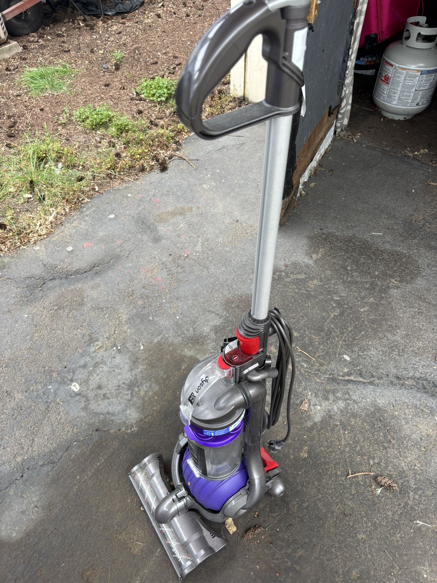 Dyson Vacuum 