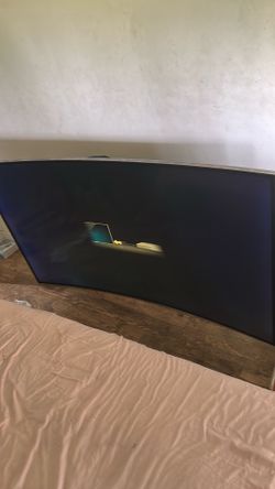 70 inch Samsung tv going fast need one connect box to work