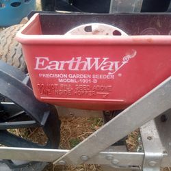EarthWay  Seeder Model 1001B
