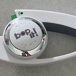 BOP IT! Talking Handheld Electronic Reflex Game White Hasbro