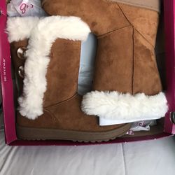 New Woman Size 5 Boots