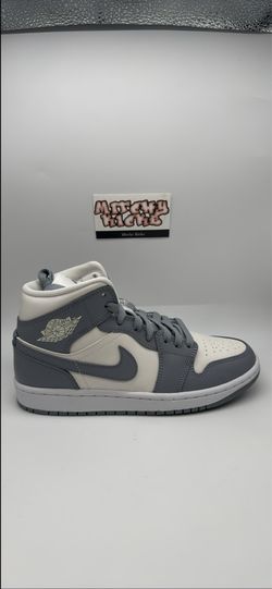 Jordan 1 Mid Stealth (Women’s) Sz. 7w