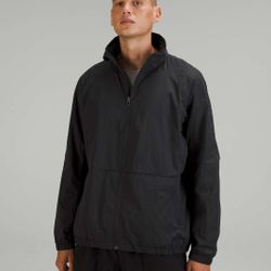 Lululemon Jacket Mens Large Black Evergreen M4AJMS Running Rain Packable Hooded