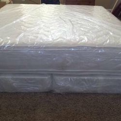 New King PILLOW TOP Mattress Box Spring. Delivery Is Available 
