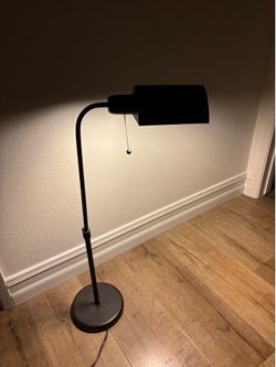 Modern Black Adjustable Desk Lamp – Pull Chain – Great Condition