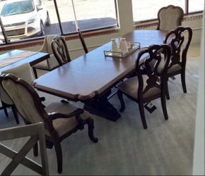 Detailed Dining Table - 6 Matching Chairs - Same Day Availability 🚚