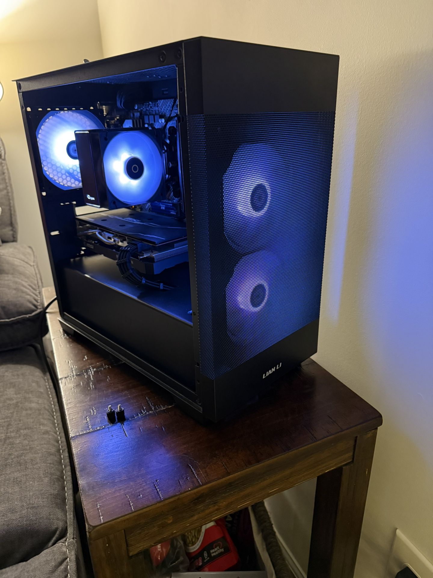 Super Clean Gaming PC RX 5700 | Ryzen 5 3600