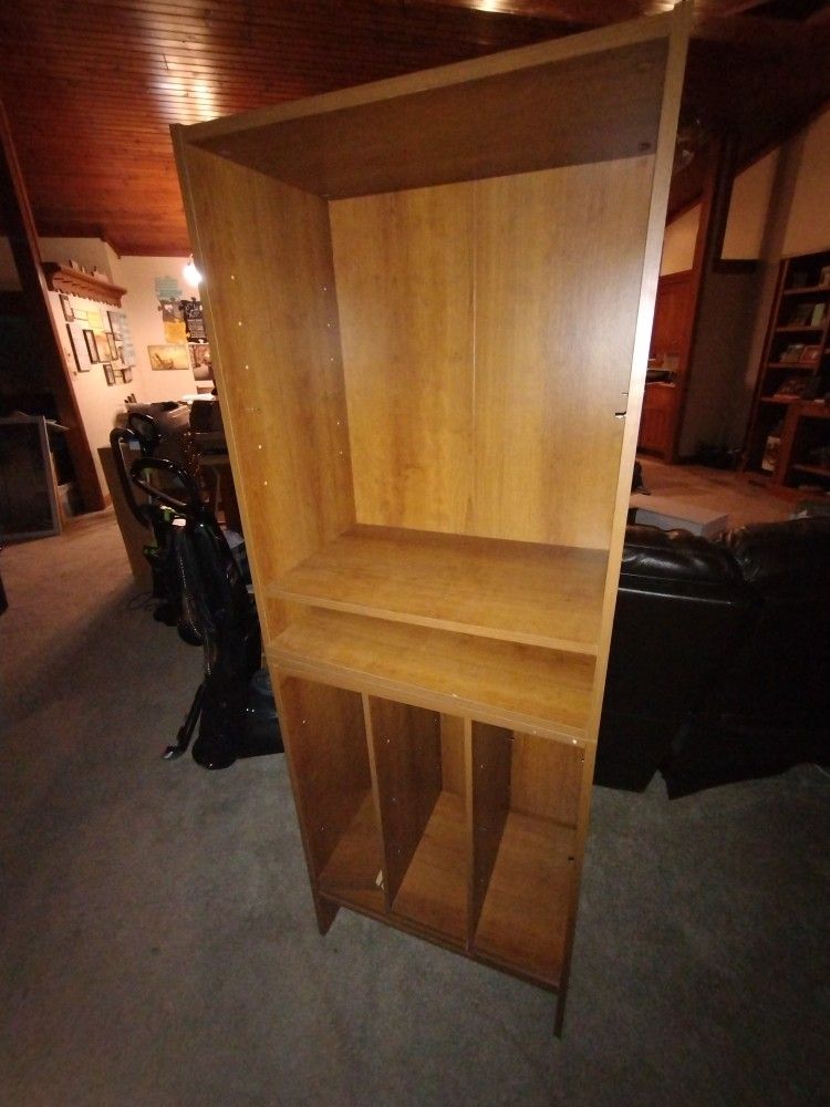 Book case/Shelving 