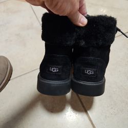 Ugg Boots For Girls Size 4 Authentic No Flaws 
