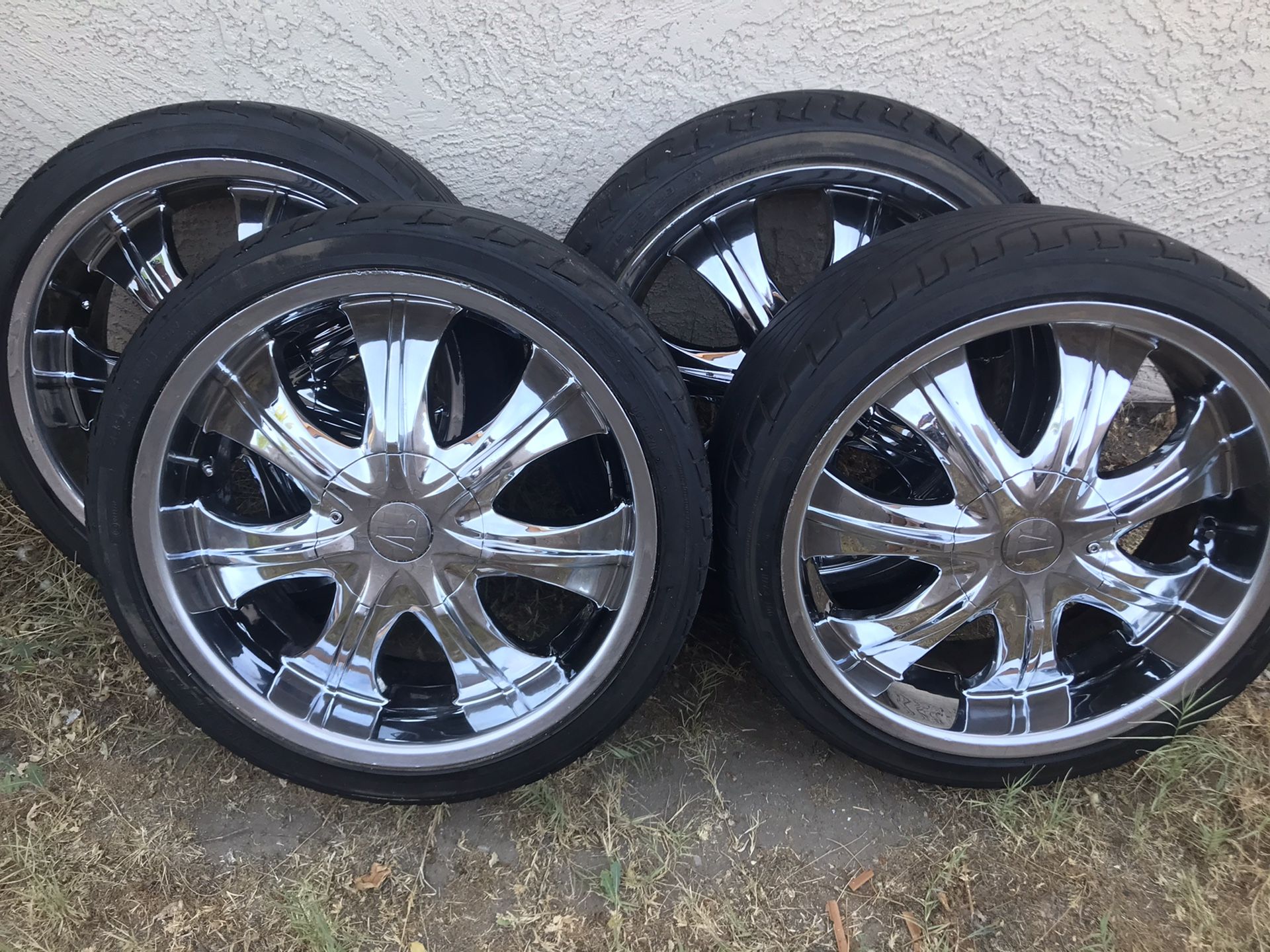 Velocity chrome rims 17 Inch for Sale in Phoenix, AZ OfferUp