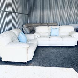 Elegant Upscale Natuzzi Italian Leather Coastal Sofa & Loveseat Set