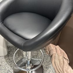 Leather Level Adjustable Bar Kitchen Stool ! Leather, Very Comfortable! In Great Shape! 