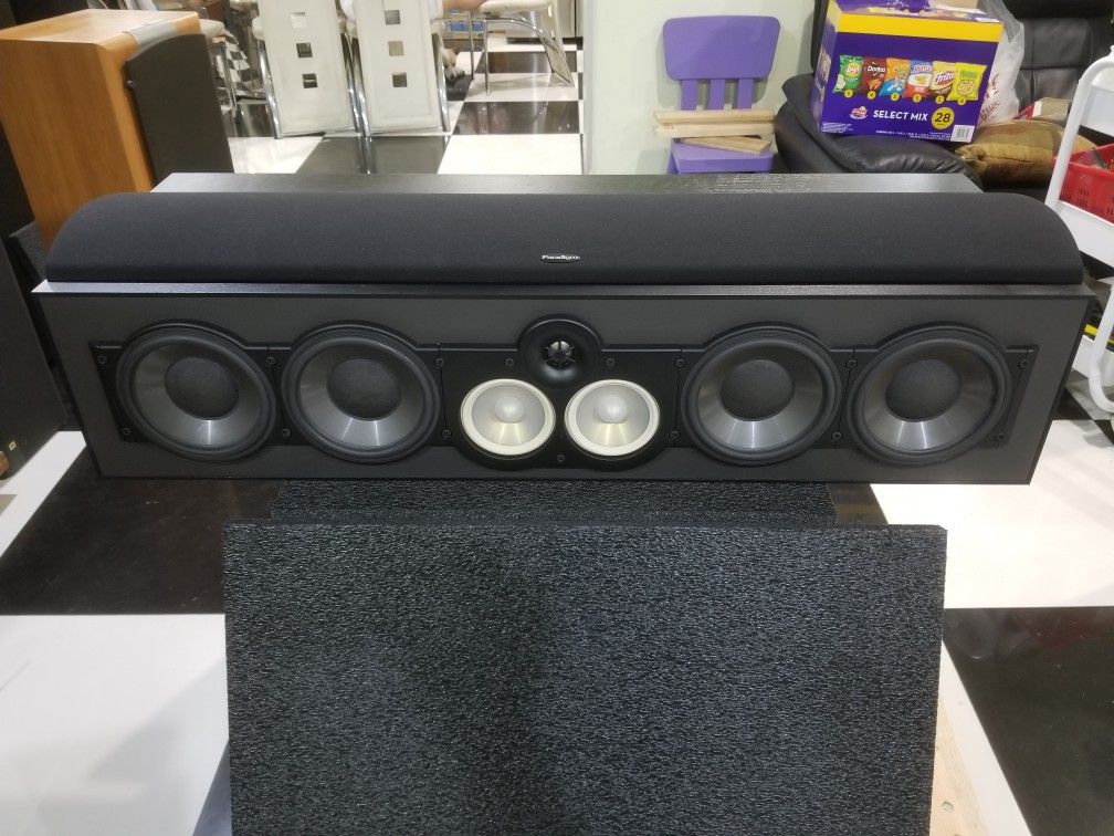 Paradigm Monitor CC-390 v5 Center speaker. Made in Canada