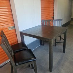 Table Chairs 