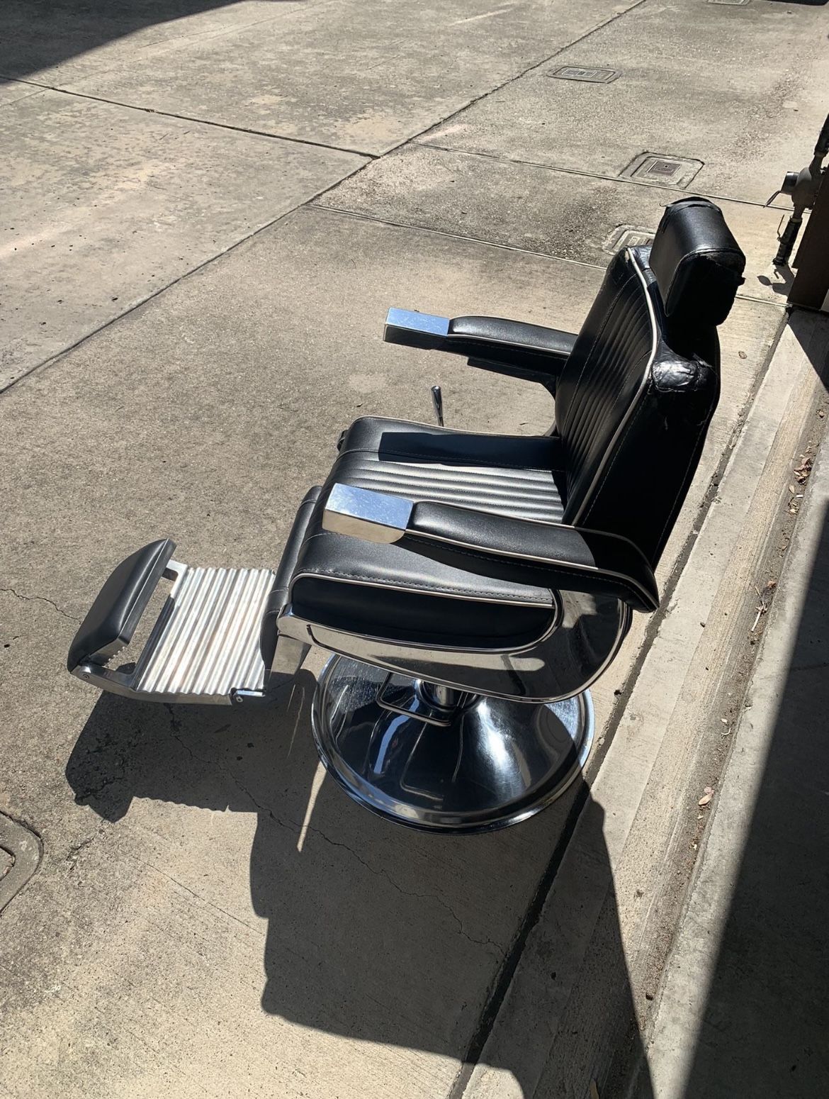 ‘Constantine’ Antique Barber Chair