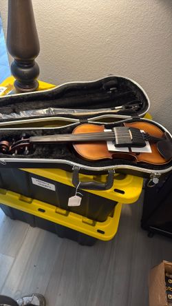Brand new Violin