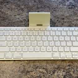 iPad Keyboard And Stand. 